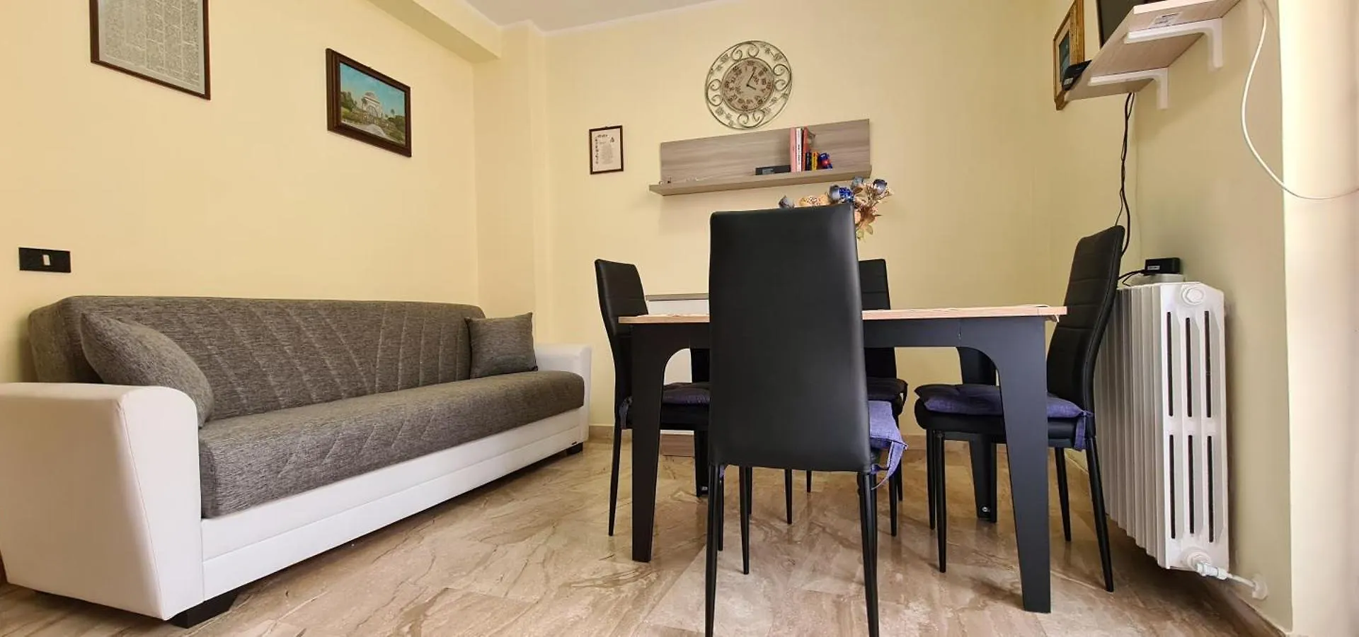 Em Holiday Apartment Quartu SantʼElena
